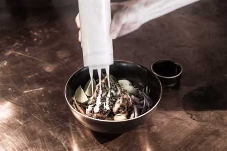 Dressingflaska 3 pip 0,68 L transparent