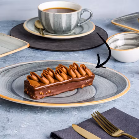 SPACE Oval Tallrik 31x24cm Moove