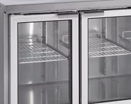 Kylbänk 2 glasdörrar Med GN1/1 Hyllor, 1360x700x880mm, TEFCOLD