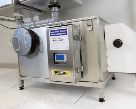 Fettavskiljare Underbänksmodell med rengöringscykel och timer och flödeshastighet 0,5 liter/se