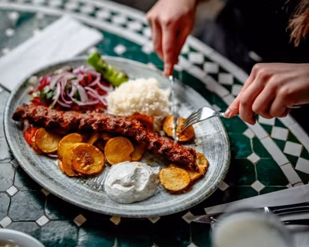 ODETTE OLIV Oval tallrik 36x28cm