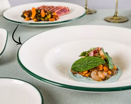 Linea Burgundy Tallrik Djup 24cm