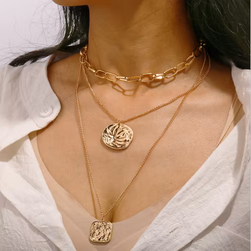 Stilren guldhalsband – 3-lagers!