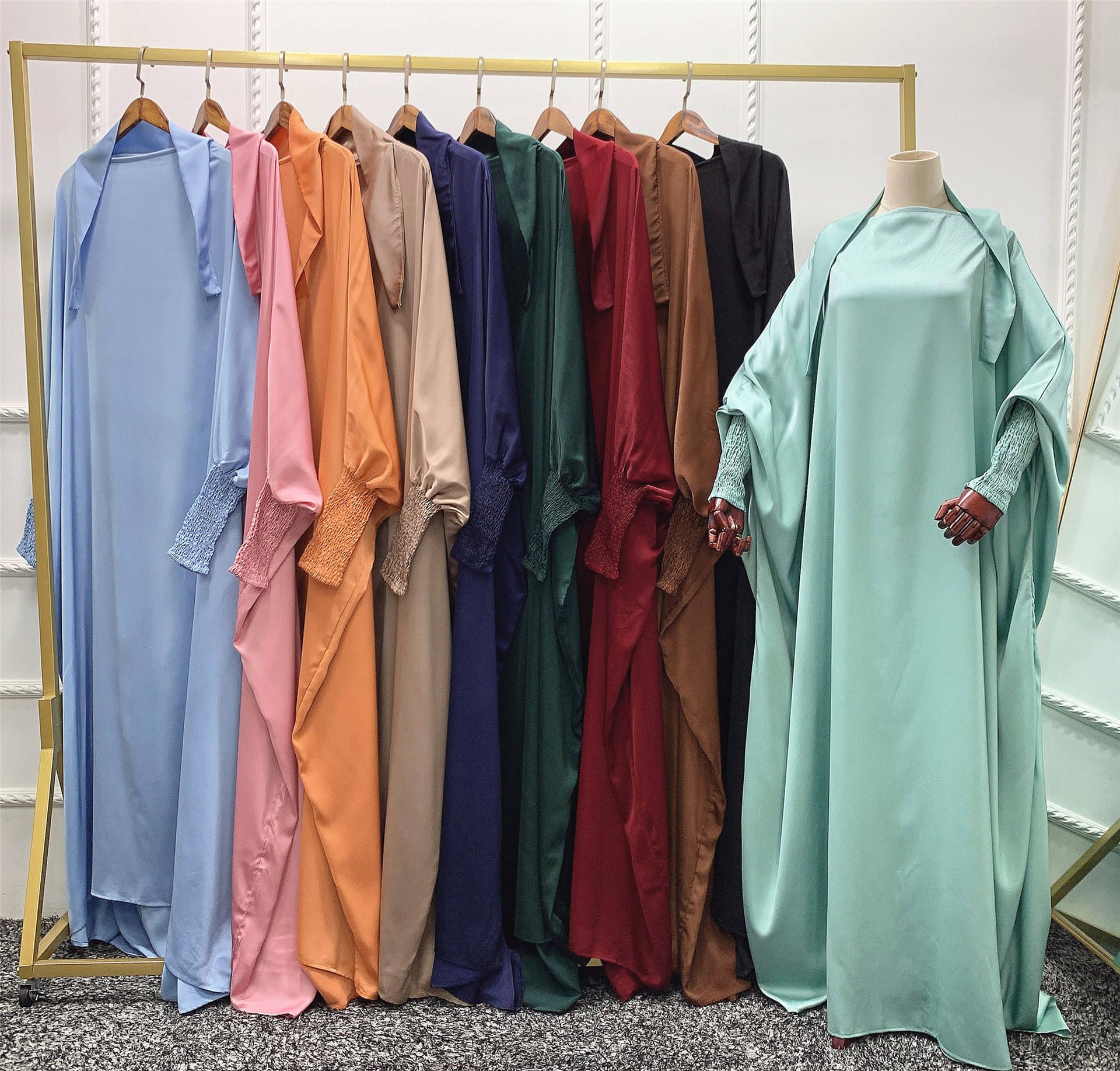 Lyxig Jilbab i Fin Silk: Färgrik, Mjuk & Glansig!
