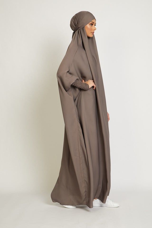 Lyxig Jilbab i Fin Silk: Färgrik, Mjuk & Glansig!