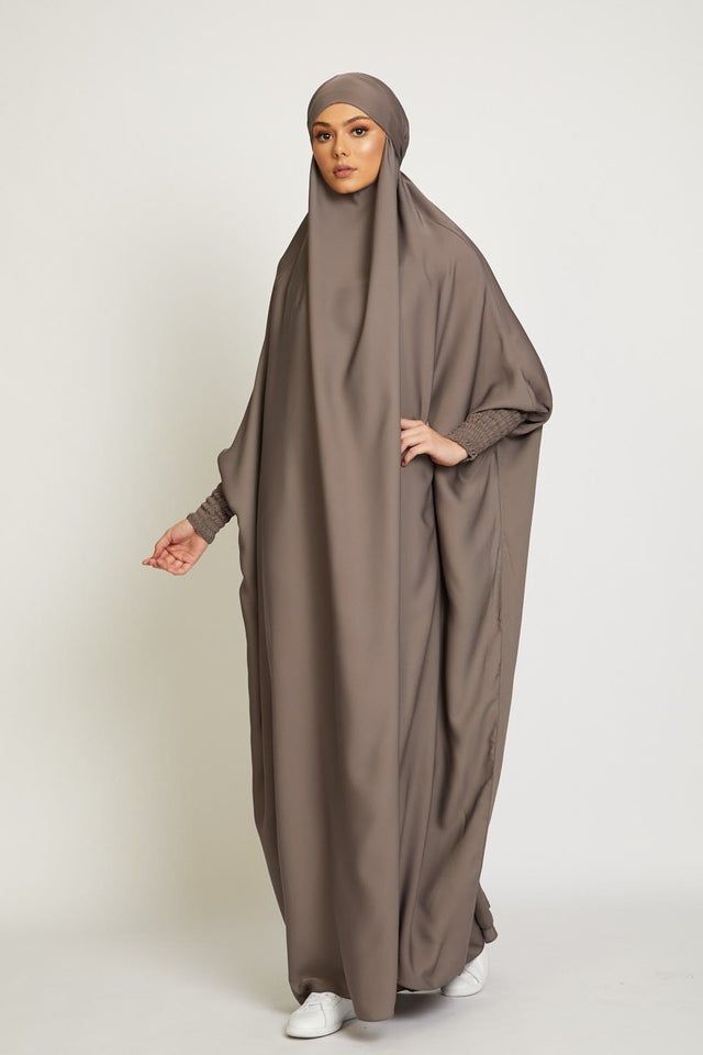 Lyxig Jilbab i Fin Silk: Färgrik, Mjuk & Glansig!