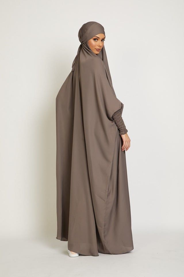 Lyxig Jilbab i Fin Silk: Färgrik, Mjuk & Glansig!