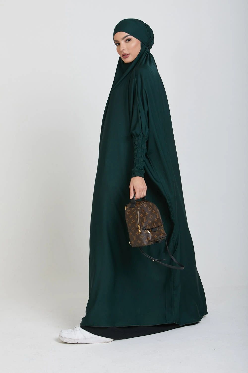 Lyxig Jilbab i Fin Silk: Färgrik, Mjuk & Glansig!