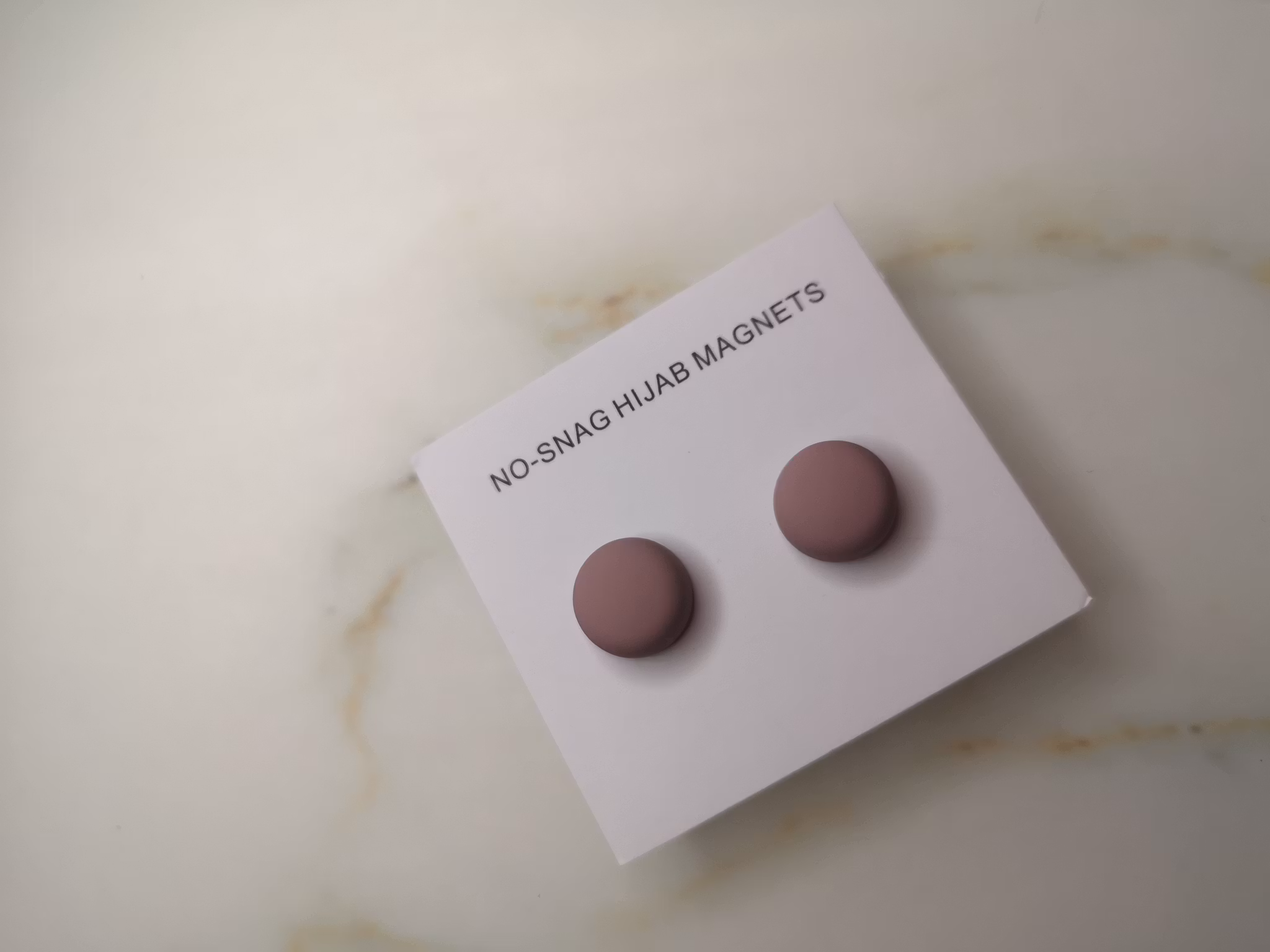 Köp nu: Maxstyrka Hijab Magneter i flera färger!