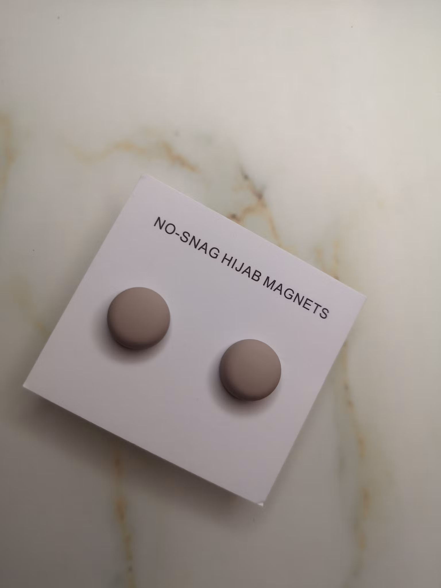 Köp nu: Maxstyrka Hijab Magneter i flera färger!