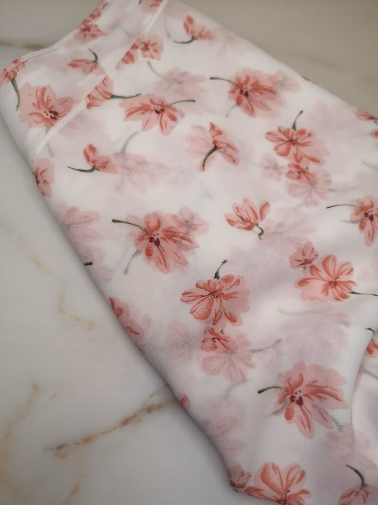 Mjuk Blommig Chiffonhijab för alla säsonger