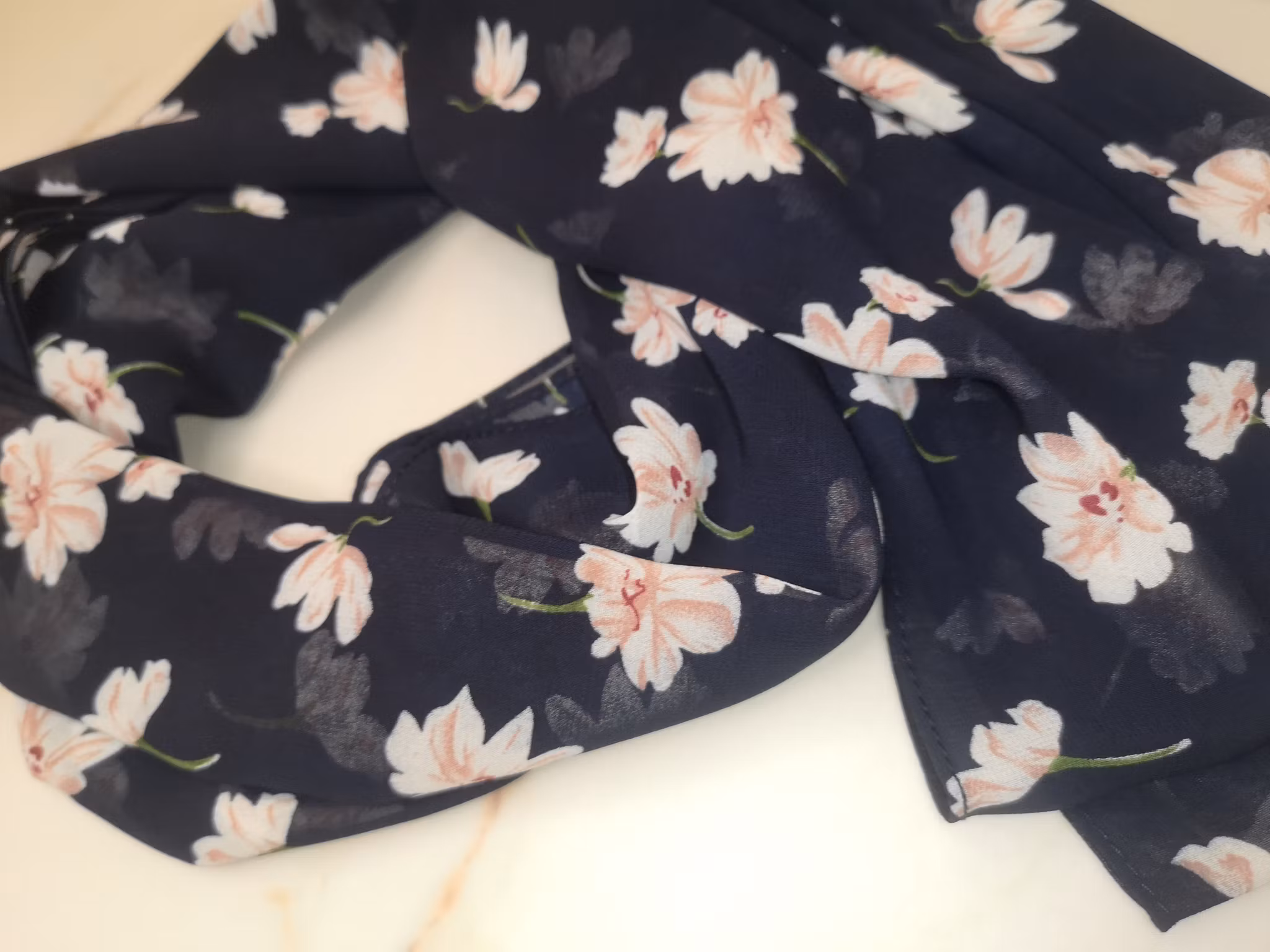 Mjuk Blommig Chiffonhijab för alla säsonger