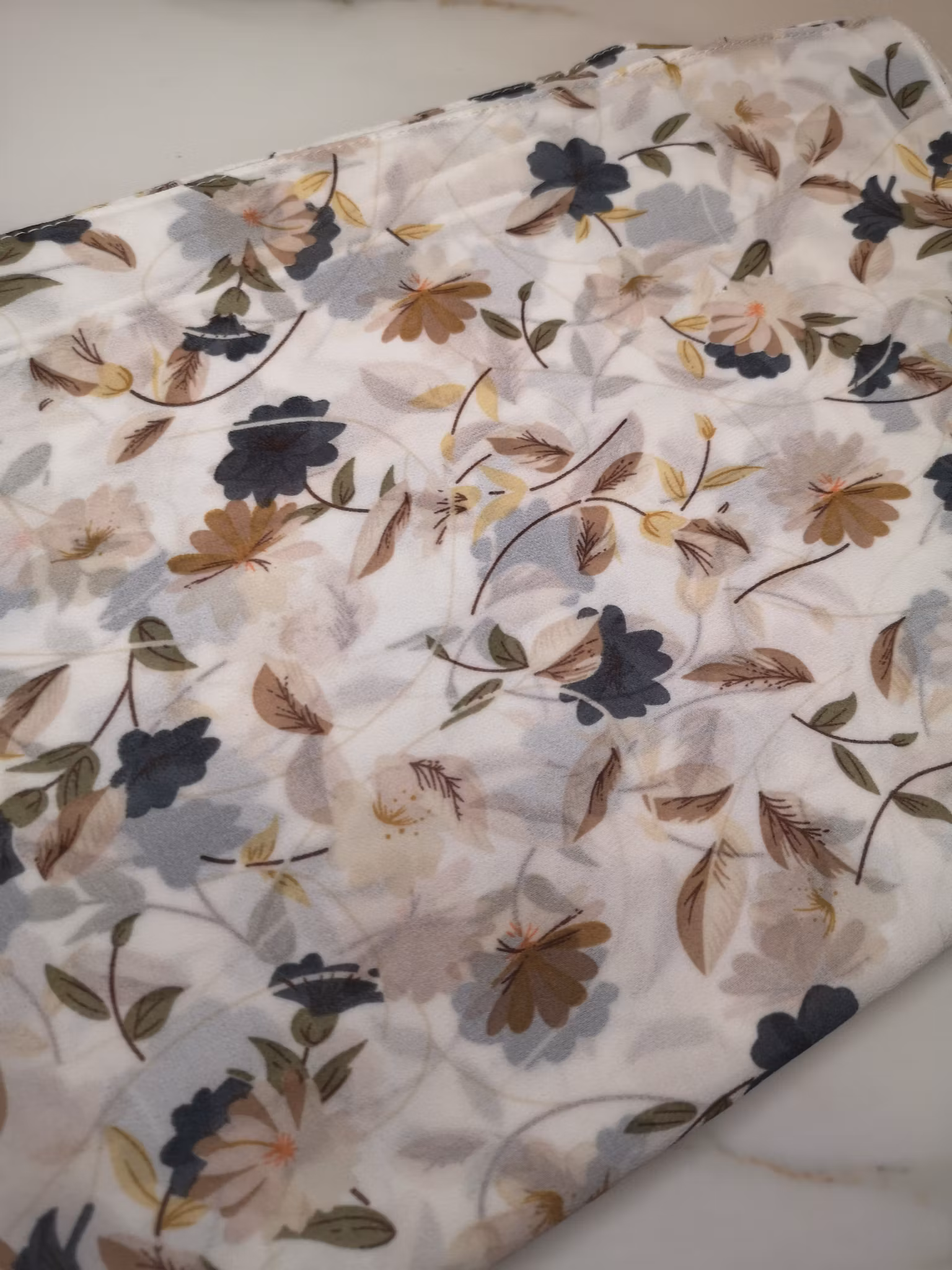 Mjuk Blommig Chiffonhijab för alla säsonger