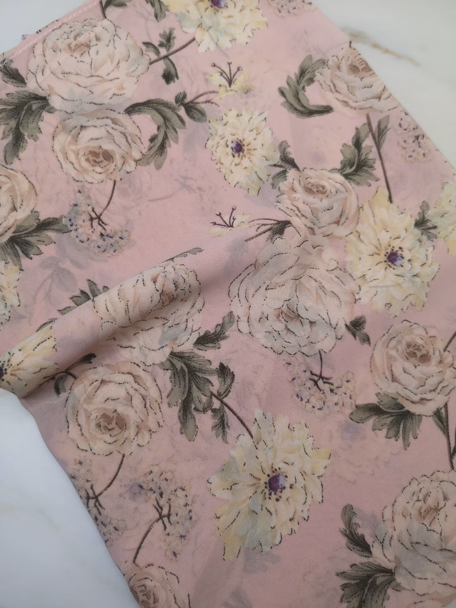 Mjuk Blommig Chiffonhijab för alla säsonger