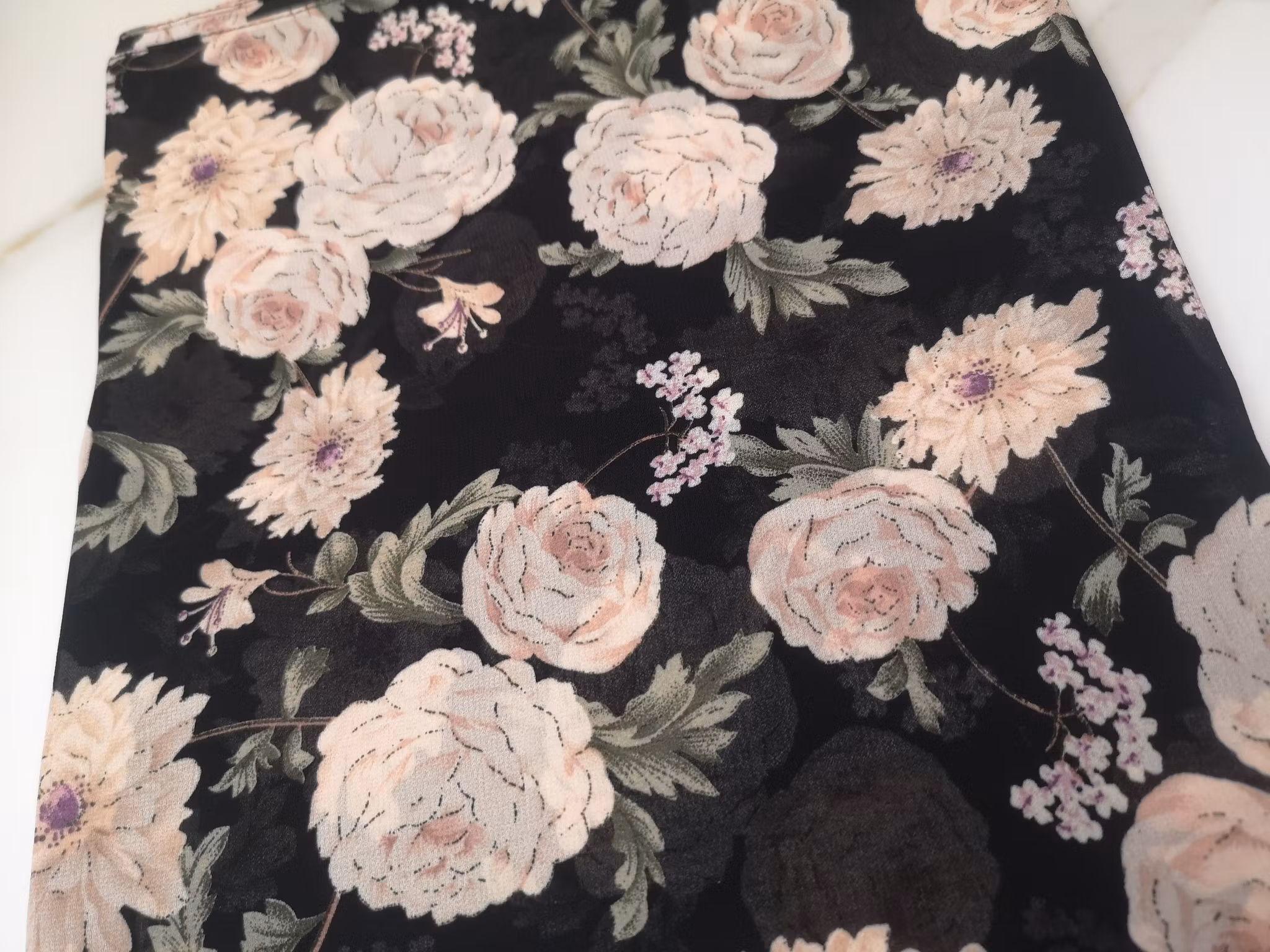 Mjuk Blommig Chiffonhijab för alla säsonger