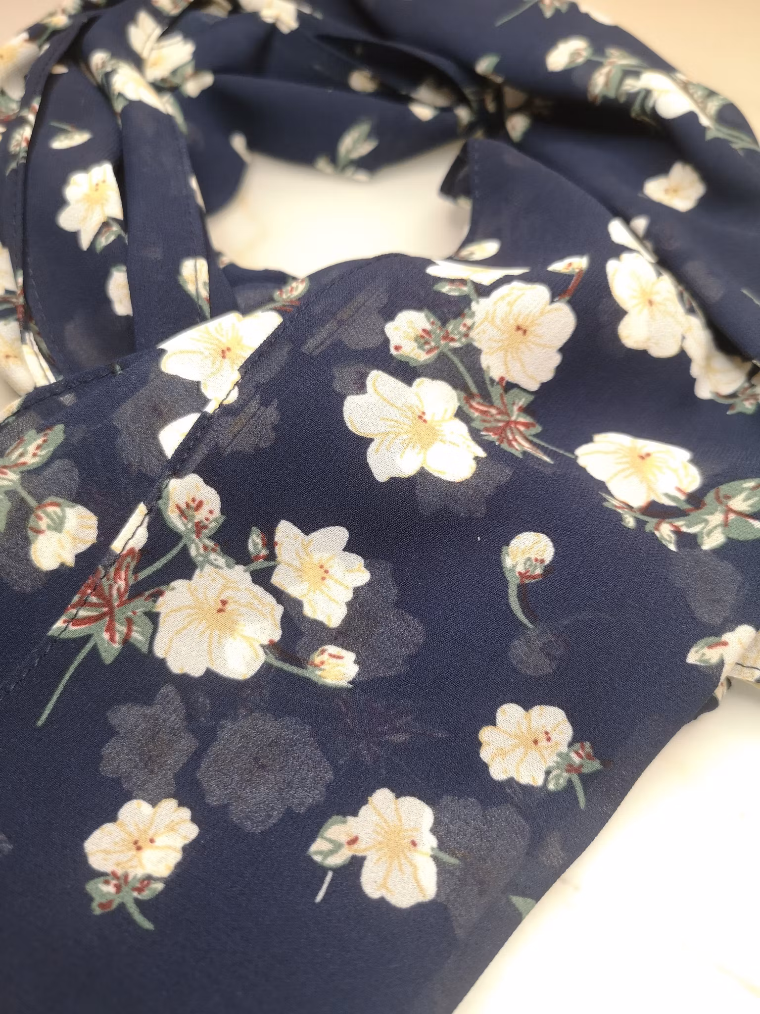 Mjuk Blommig Chiffonhijab för alla säsonger