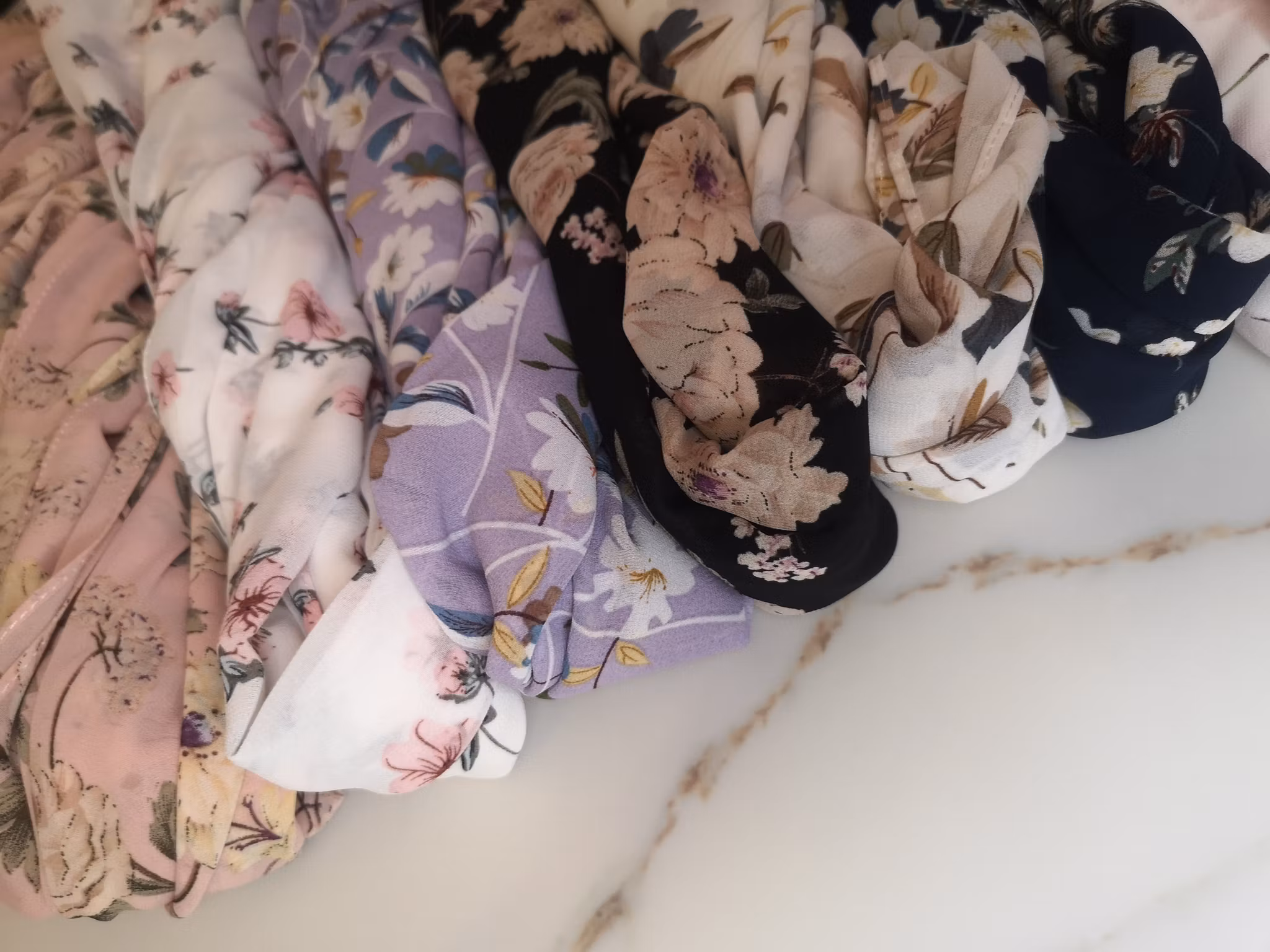 Mjuk Blommig Chiffonhijab för alla säsonger