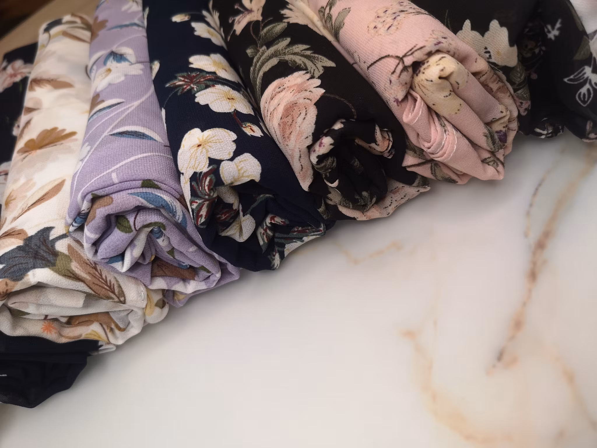 Mjuk Blommig Chiffonhijab för alla säsonger