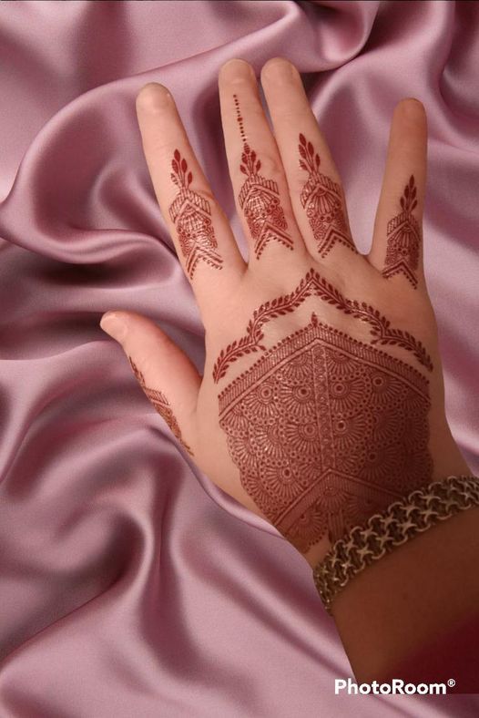 NY!!Få en Royal Look med Leyanas Henna tatuering!