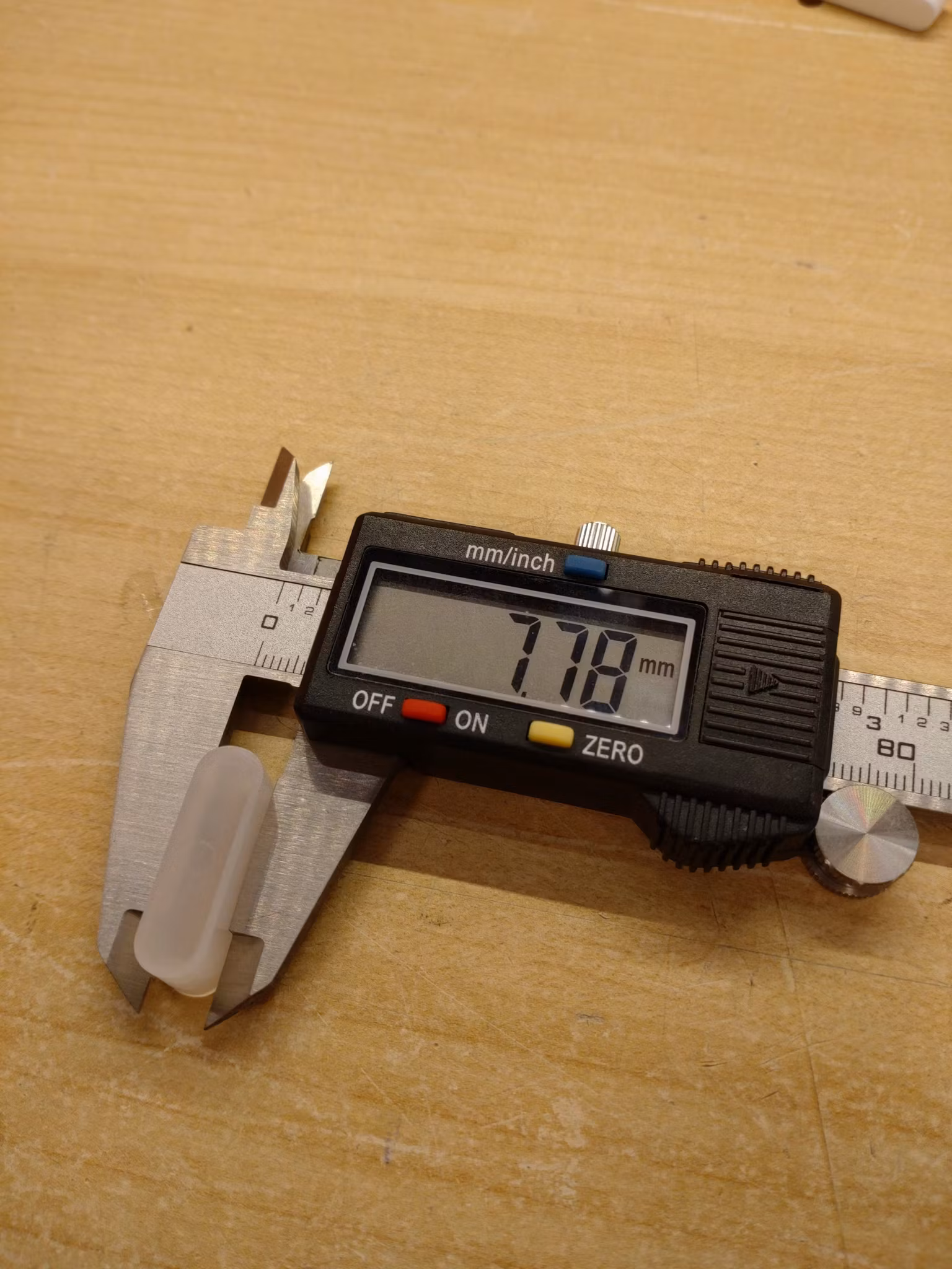 Kopia Ändskydd bottenlist VIT (M13)