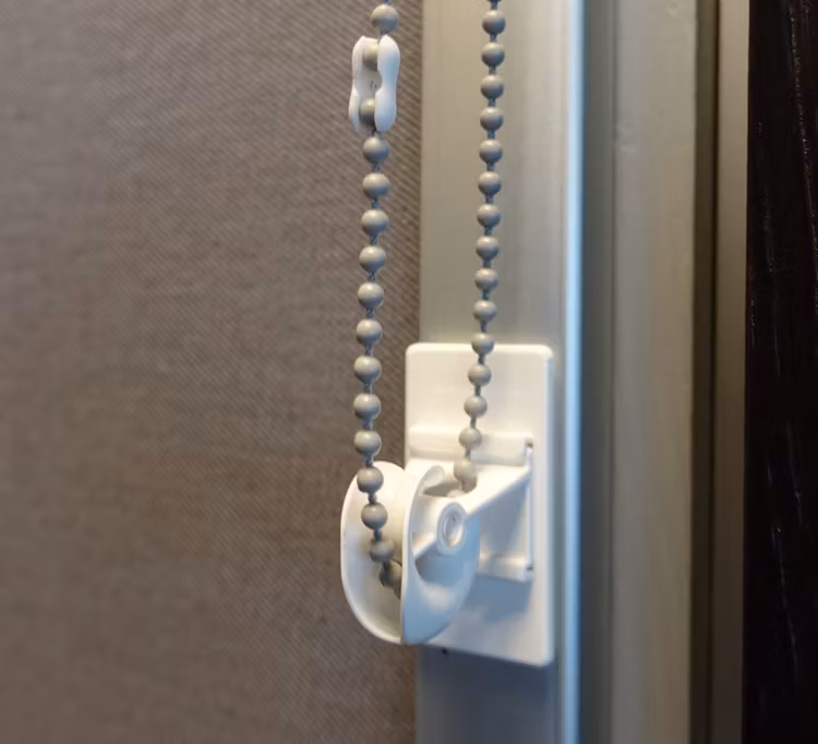 Hållare för kedja 3,2 mm frontmodell (vit/brun)