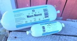 Nom Noms KÖRV Hjort ''MINI-ME'' 80g, 10-p