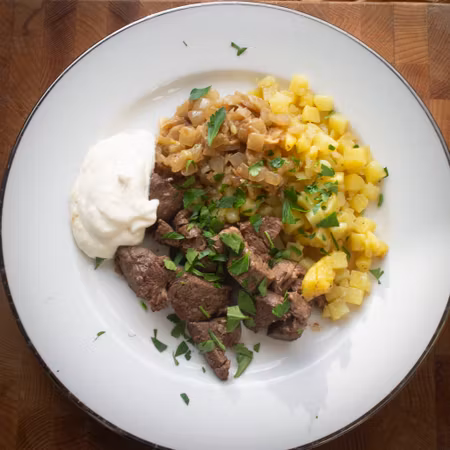 Biff Rydberg med senaps- och pepparrotskräm