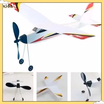 Friflukt modellfly med strikkmotor.