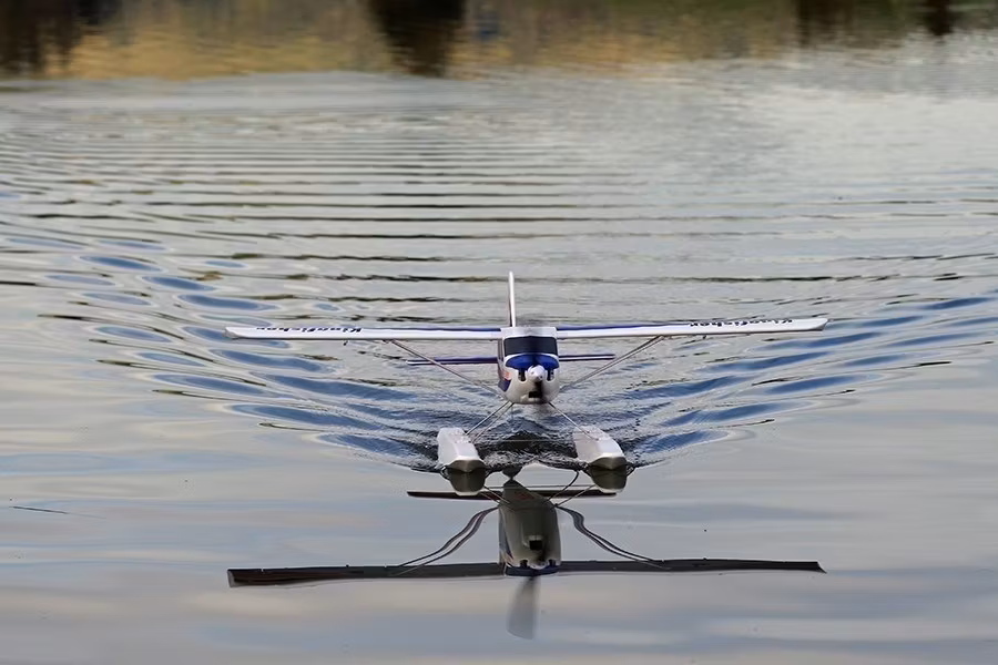 FMS Kingfisher 1400MM wheels floats skis Gyro RTF