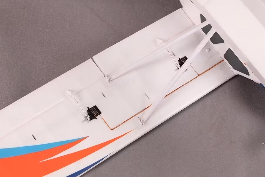 FMS Kingfisher 1400MM wheels floats skis Gyro RTF