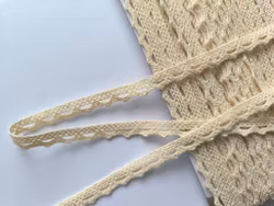 Beige spets 1cm