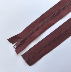 Dragkedja, blixtlås 6 mm 30-85 cm. Vinröd.