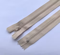 22 cm dragkedja, Ljusbeige.