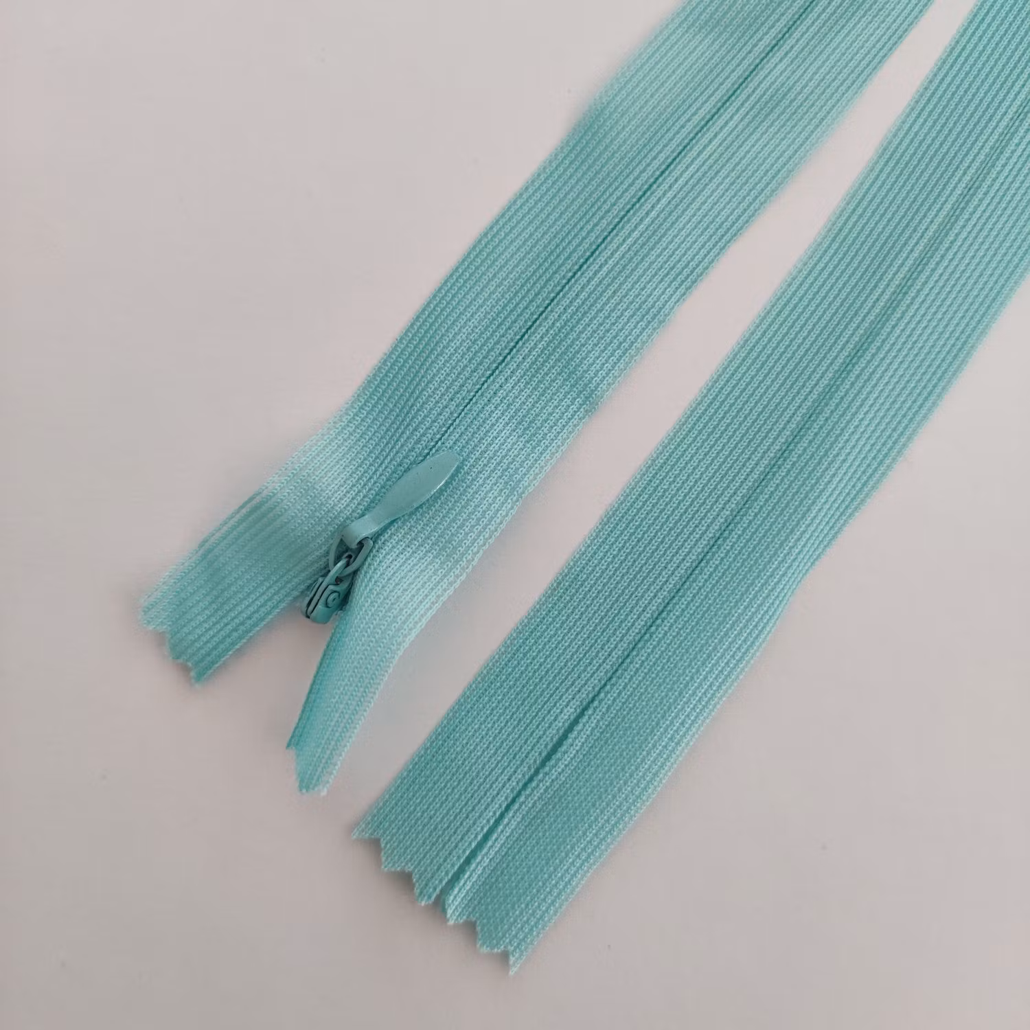Osynligt, dolt blixtlås, 50 cm. Mint. (EU)