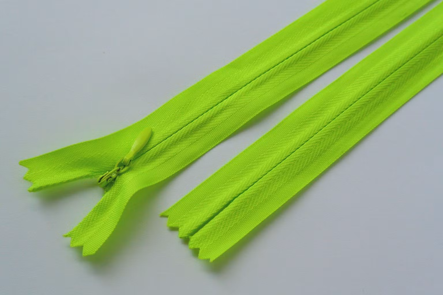 Osynligt, dolt blixtlås, 50 cm. Neongul/lime.