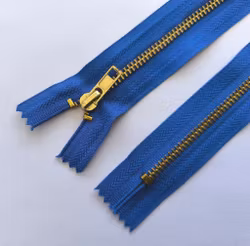 12 cm jeanslås, 4 mm. Blå.