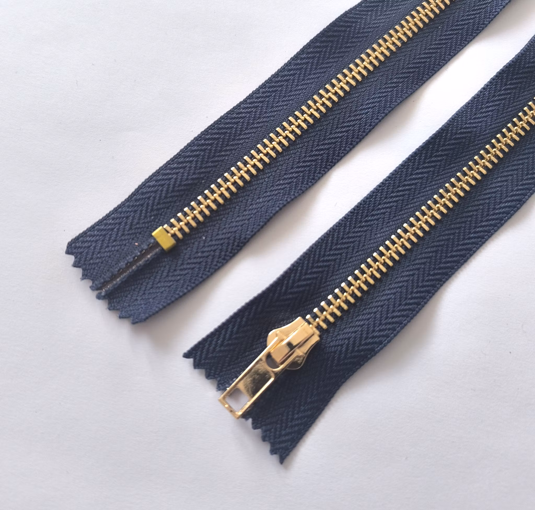 12-20 cm jeanslås, 5 mm. Marinblå.