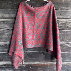 Poncho Celtic pattern