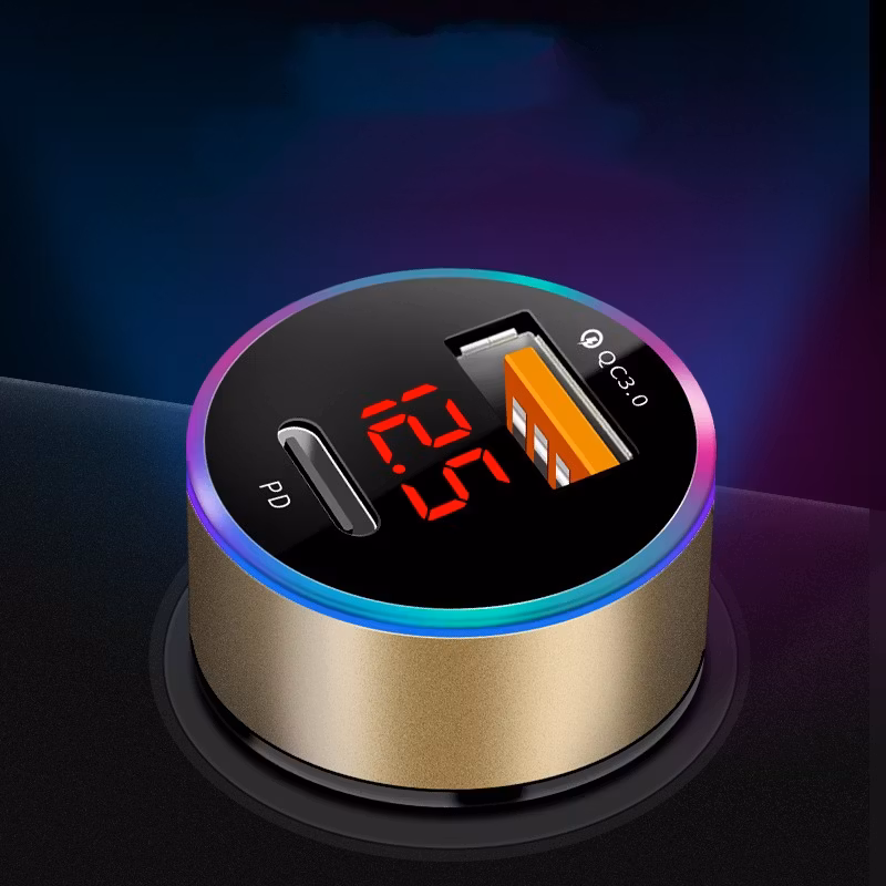 Biladapter med Digital Display PD+QC3.0 i elegant svart