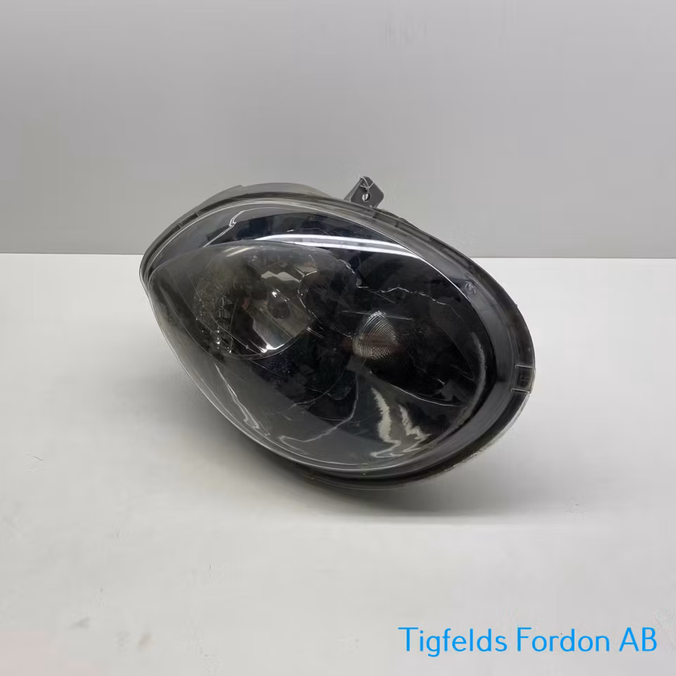 Headlight - Right front Chatenet CH26 (Used)