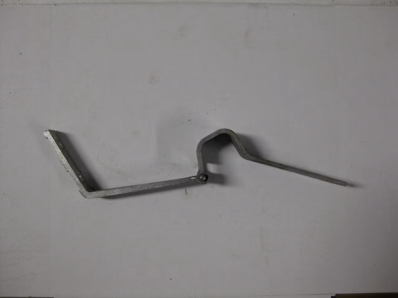 Gångjärn Motorhuv - Microcar MGO1/MGO2 (Beg)