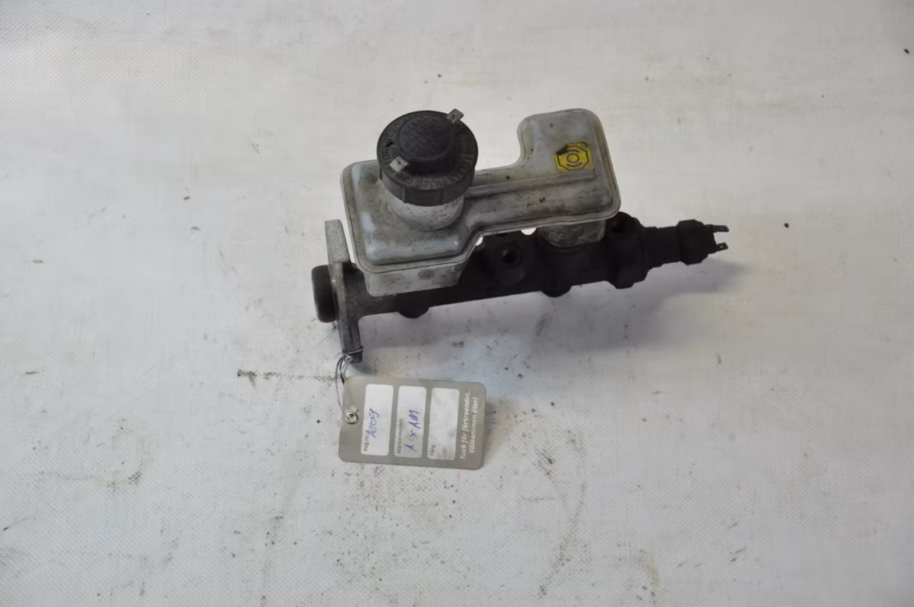 Huvudbromscylinder - Mopedauto (Beg)