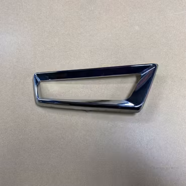 Kromdetalj avgasrör vänster - Ligier JS50/L V2/3 (Beg)