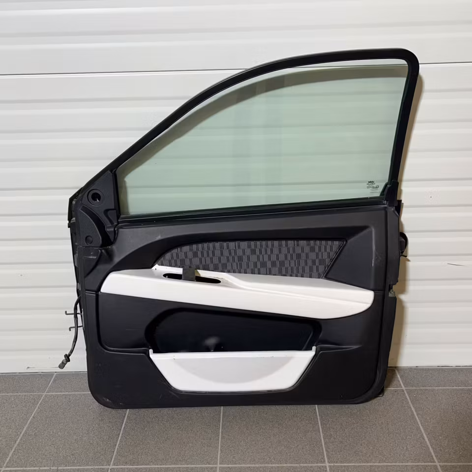 Dörr Höger Svart - Ligier IXO (Beg)