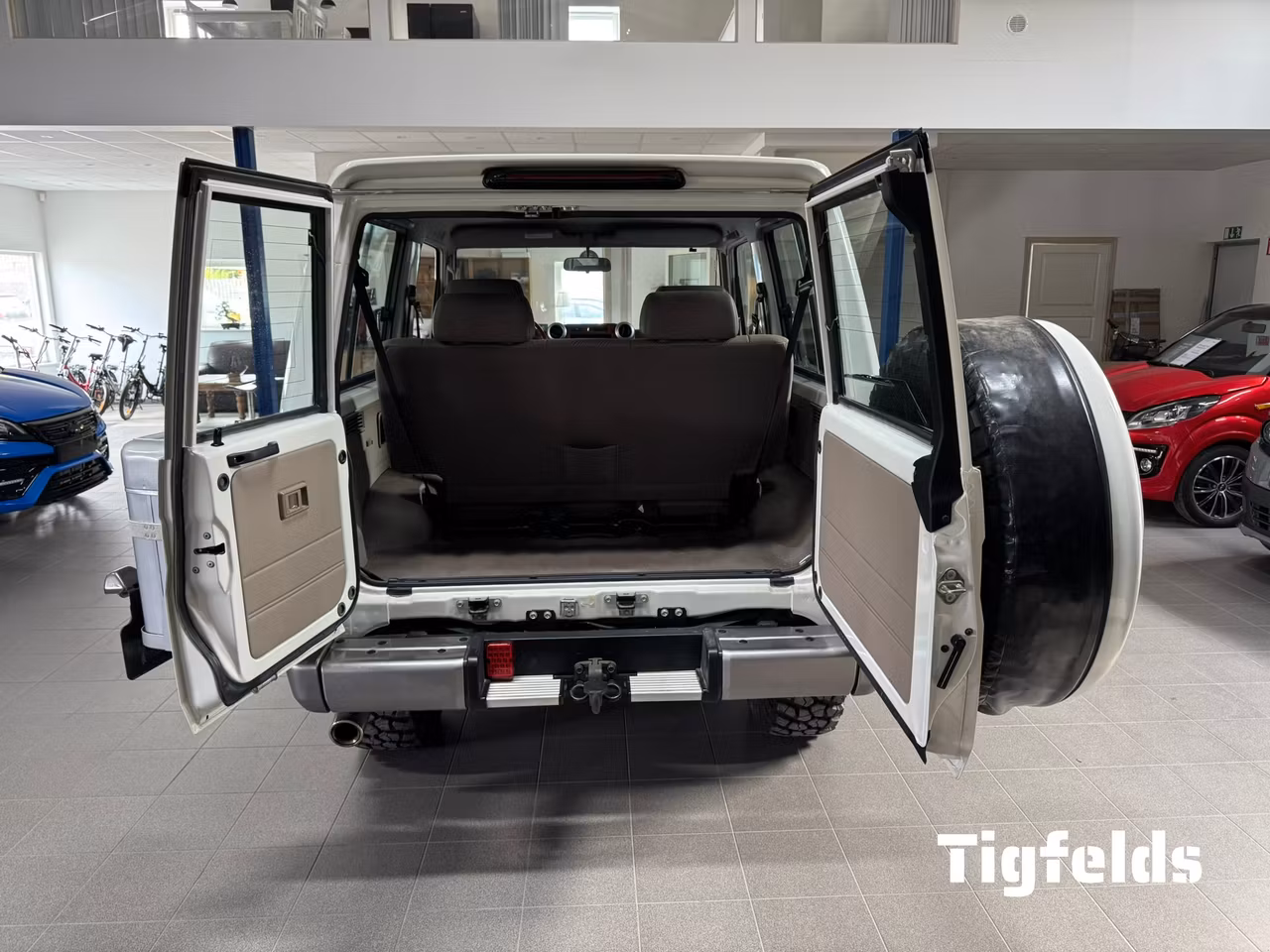 Toyota Land Cruiser GRJ71 4.0 V6