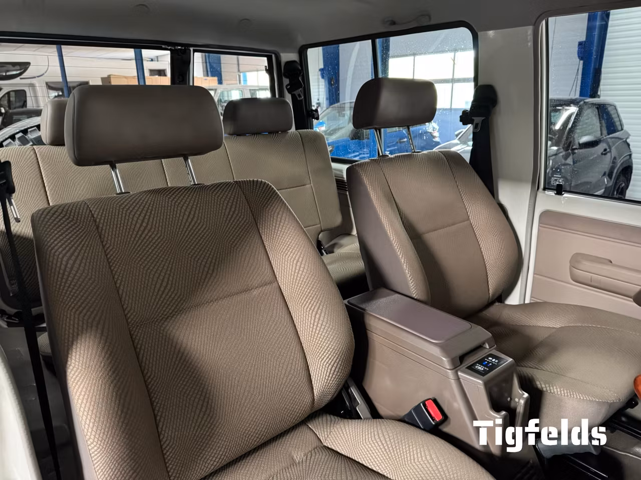 Toyota Land Cruiser GRJ71 4.0 V6