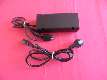 XBOX 360 Konsol 250 GB inkl 2 st handkontroller