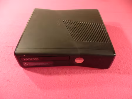 Xbox 360 Konsol 4 GB inkl. 1 st Handkontroll + Kinect