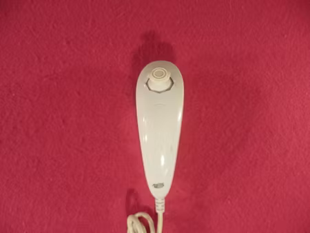 Nun-Chuck Vit Tredjepartstillverkad (MadCatz) - Nintendo Wii