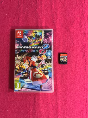 Mario Kart 8 Deluxe - Nintendo Switch (UK4 / Bergsala)